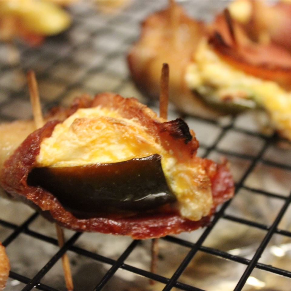 Bluezy's Stuffed Jalapenos with Bacon Recipe