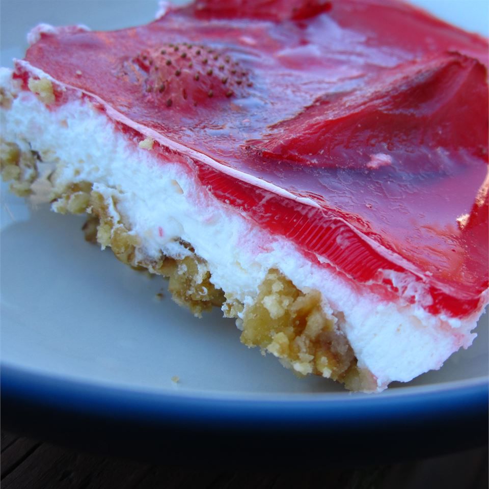 Old-Fashioned Strawberry Pretzel Salad Recipe