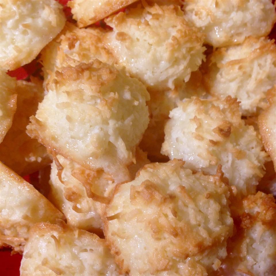 Light and Fluffy Coconut Macaroons Recipe