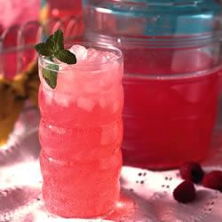 Easy Raspberry Lemonade