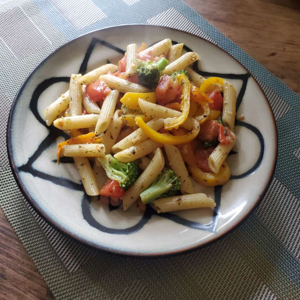 Linguine with Broccoli and Red Peppers Recipe