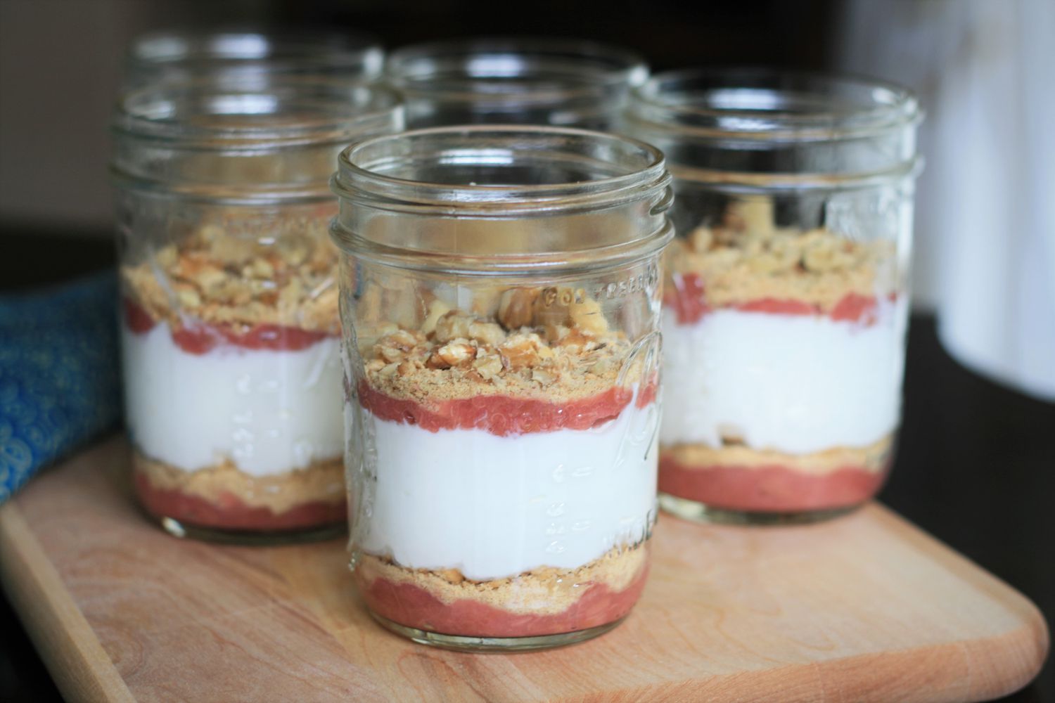 Make-Ahead Rhubarb Yogurt Parfaits Recipe