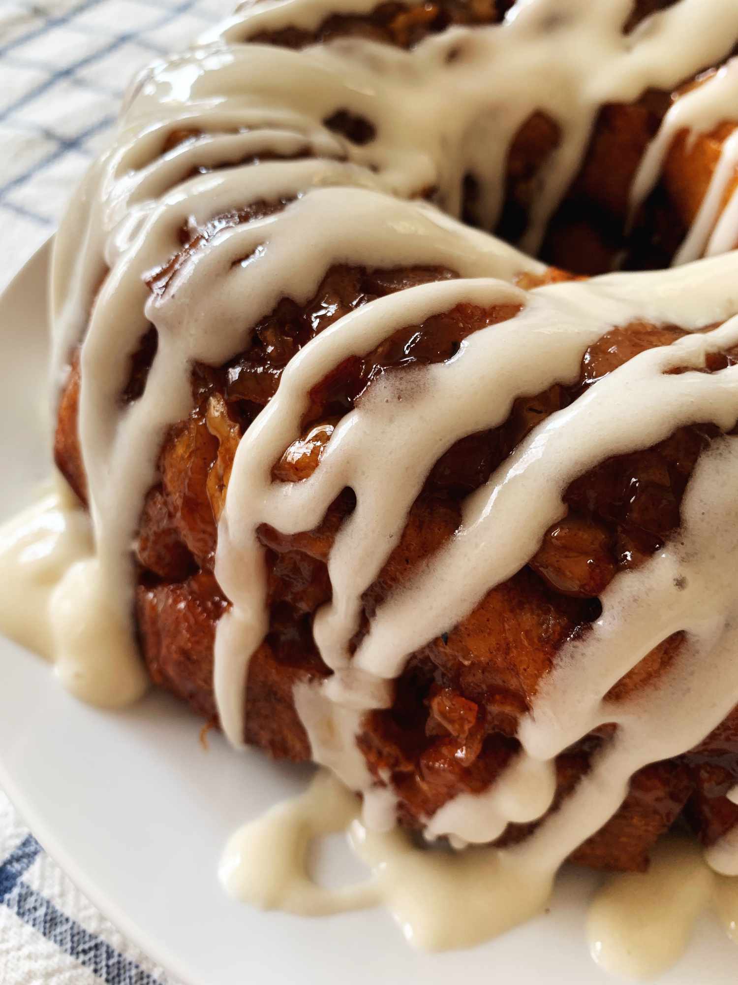 Apple-Walnut Cinnamon Roll Monkey Bread Recipe