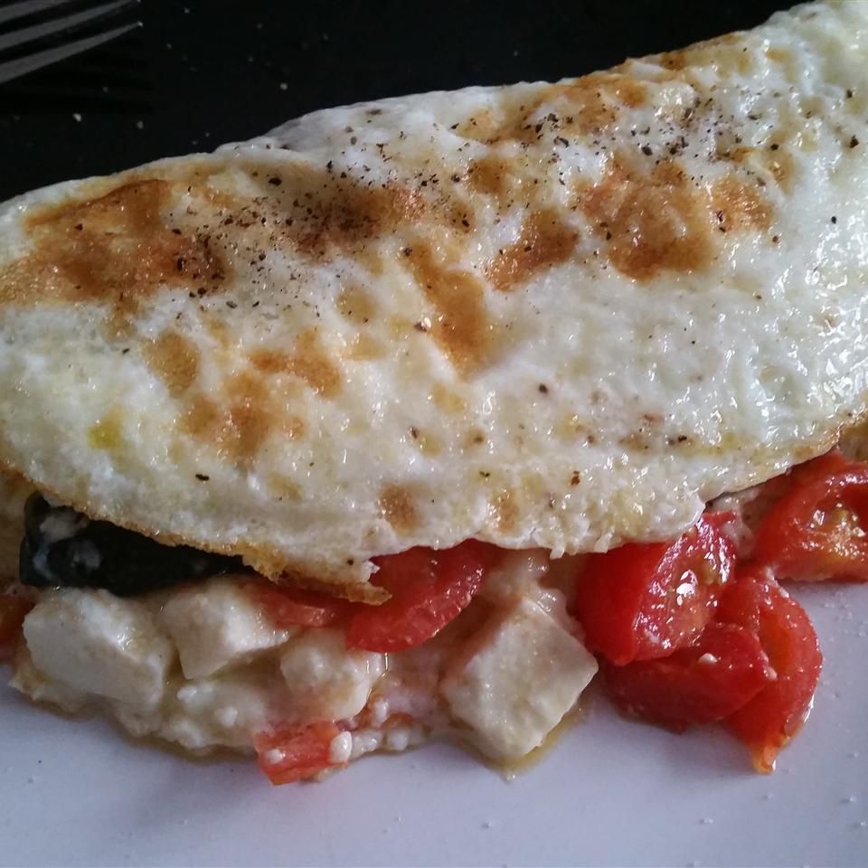 Spinach, Tomato, and Feta Egg White Omelette Recipe