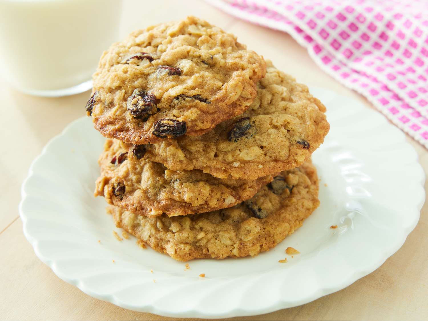 Thin and Crispy Oatmeal Raisin Cookies Recipe