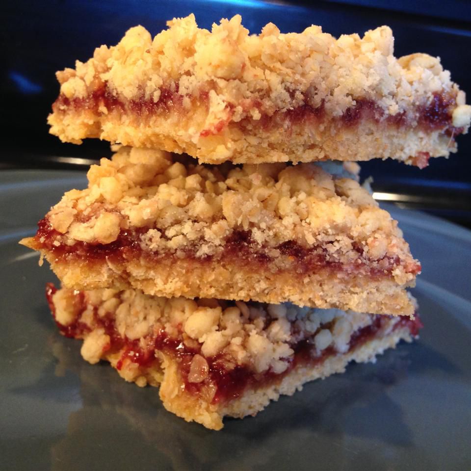 Raspberry Oatmeal Bars Recipe