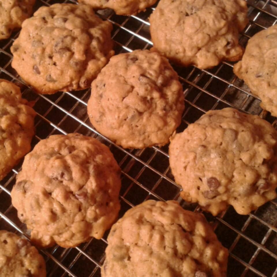 Oatmeal Peanut Butter and Chocolate Chip Cookies Recipe