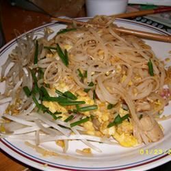 Chicken Pad Thai with Peanut Sauce Recipe