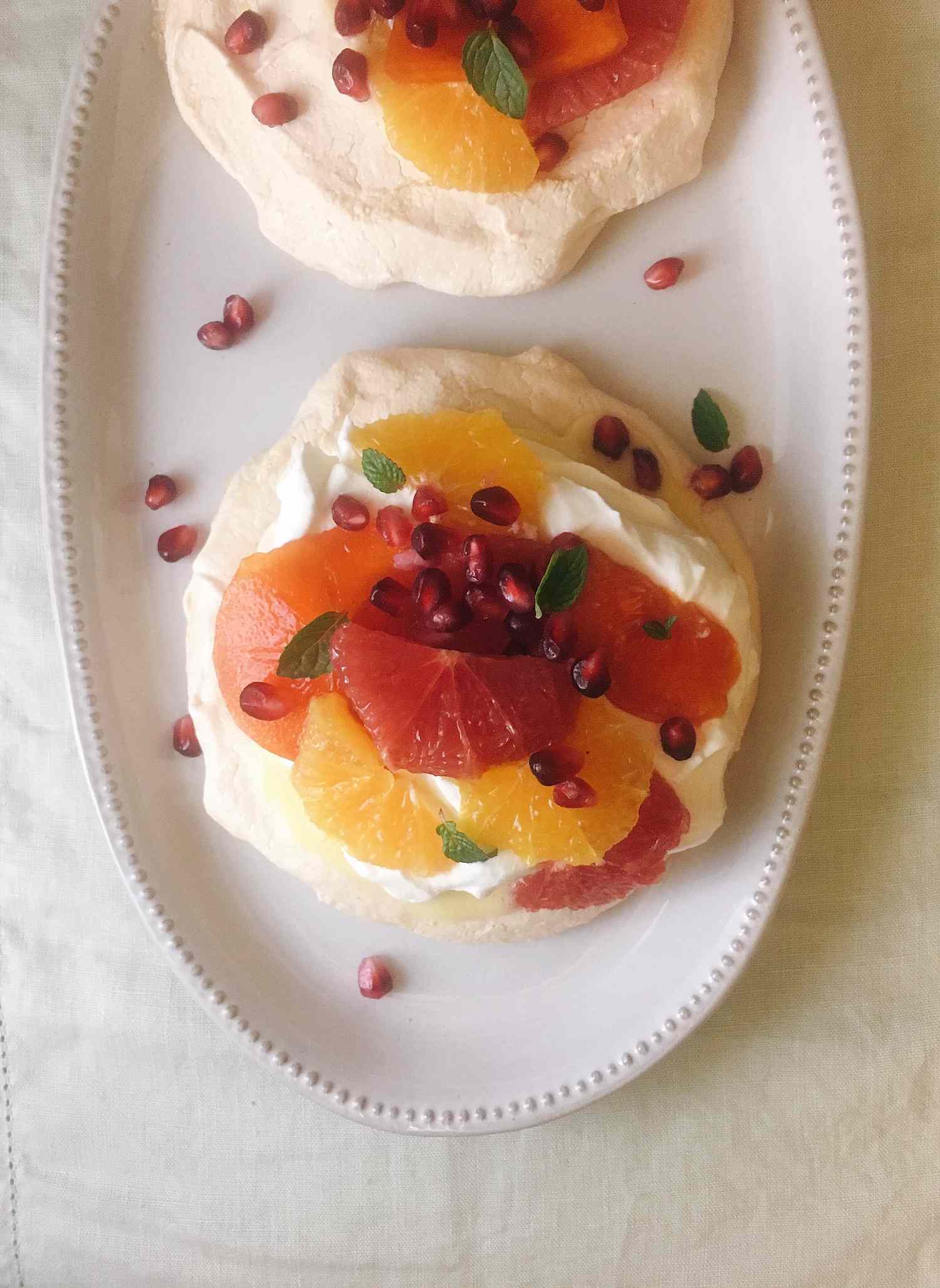 Pavlova with Winter Fruits Recipe