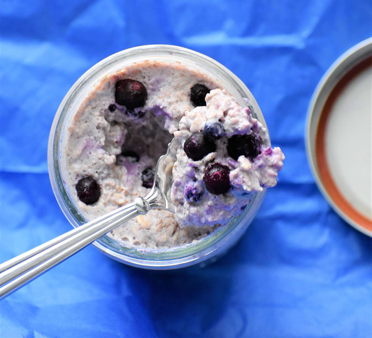 Blueberry-Cinnamon Overnight Oats with Greek Yogurt Recipe