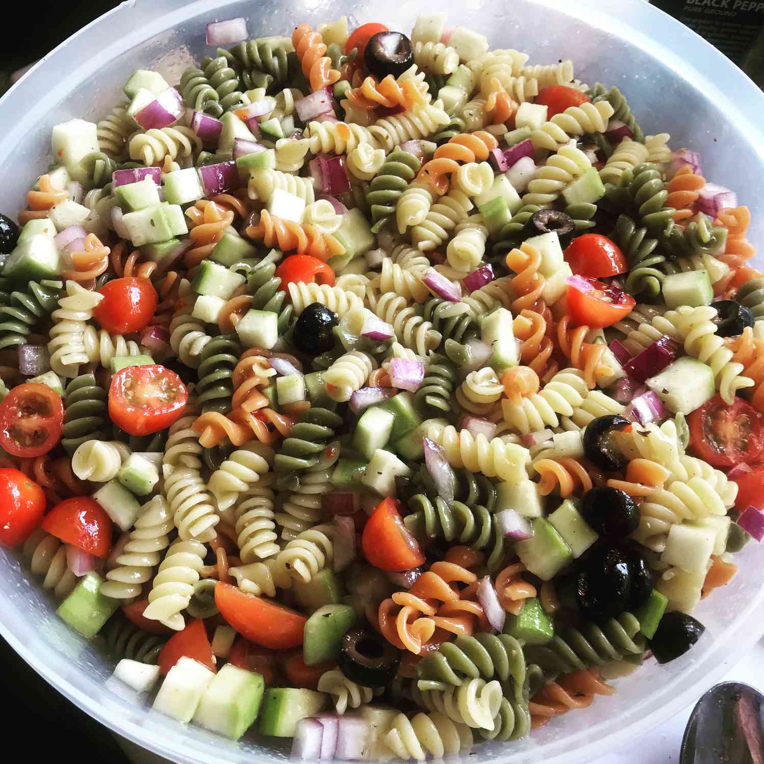 Easy Rainbow Pasta Salad Recipe