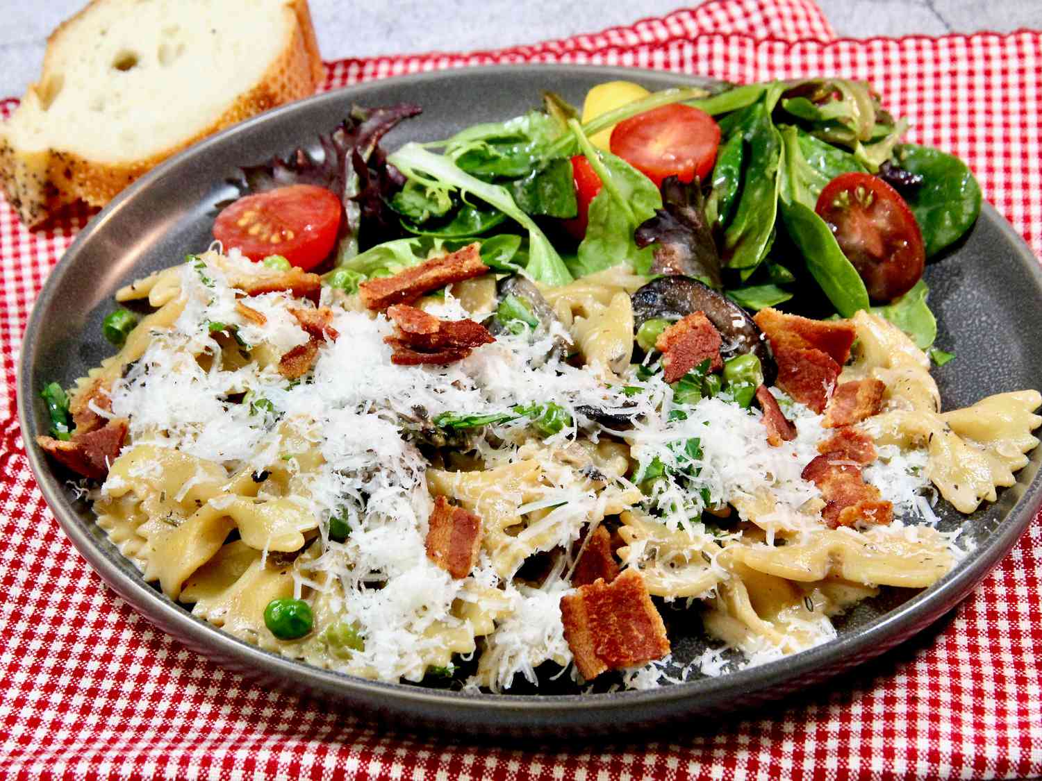 Creamy Pasta with Mushrooms and Peas Recipe