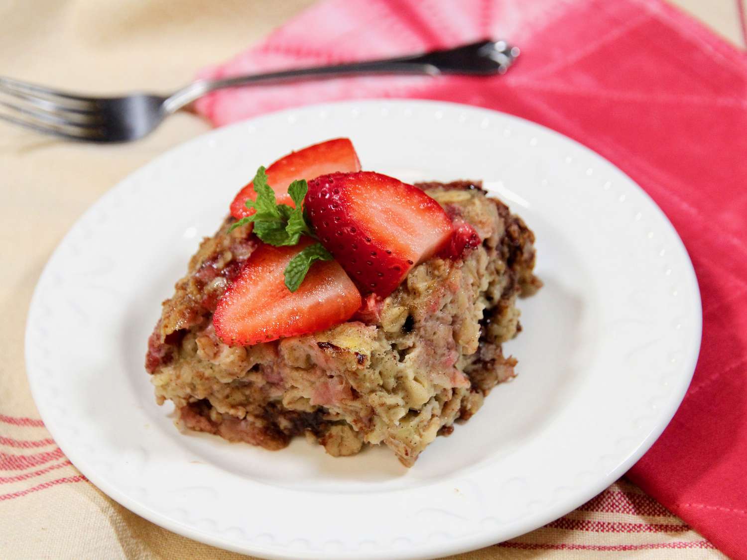 Strawberry Banana Chocolate Chip Baked Oatmeal Recipe