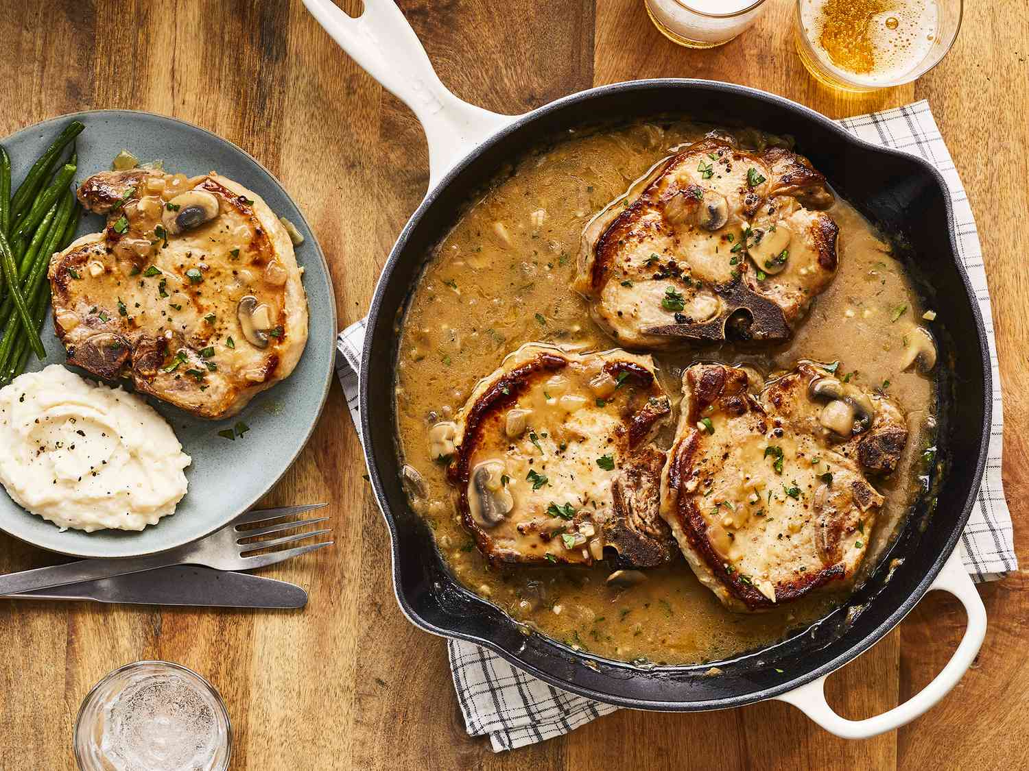 Southern Smothered Pork Chops in Brown Gravy Recipe