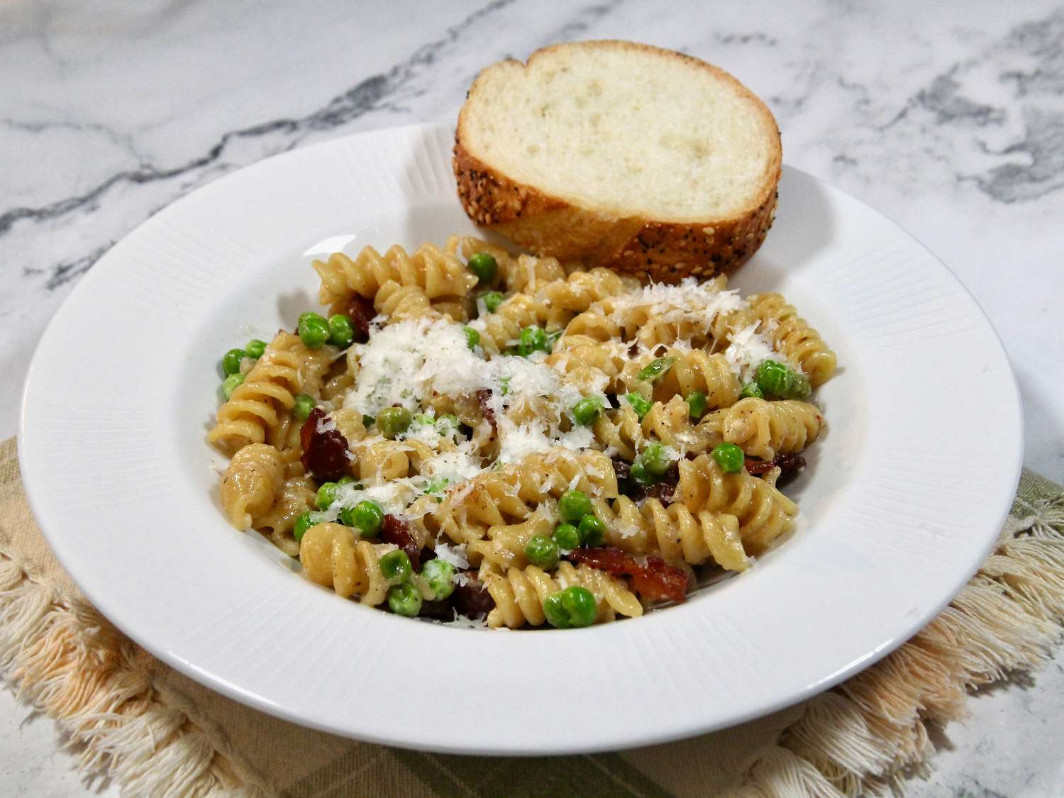 One Pan Pasta with Bacon and Peas Recipe